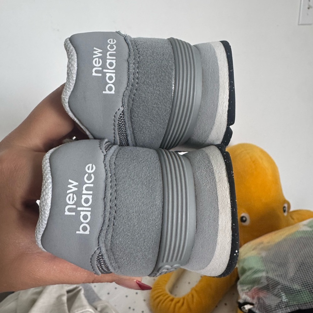New Balance Grey Mesh & Suede Sneaker with White 'N' Logo - Picture 5 of 6
